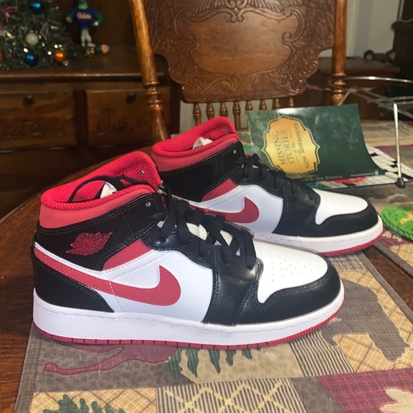 jordan 1 mid - Picture 3 of 6